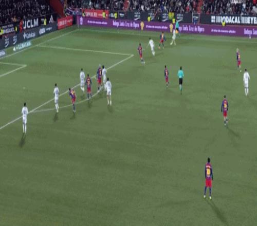 巴萨球员马,竞胜利后夜,宿马德里,PINBO,Sports,平博体育,体育直播,体育赛事,APP下载,官方网地址