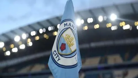 “中甲队迎来华裔名将加盟，国足归化之路传喜讯”